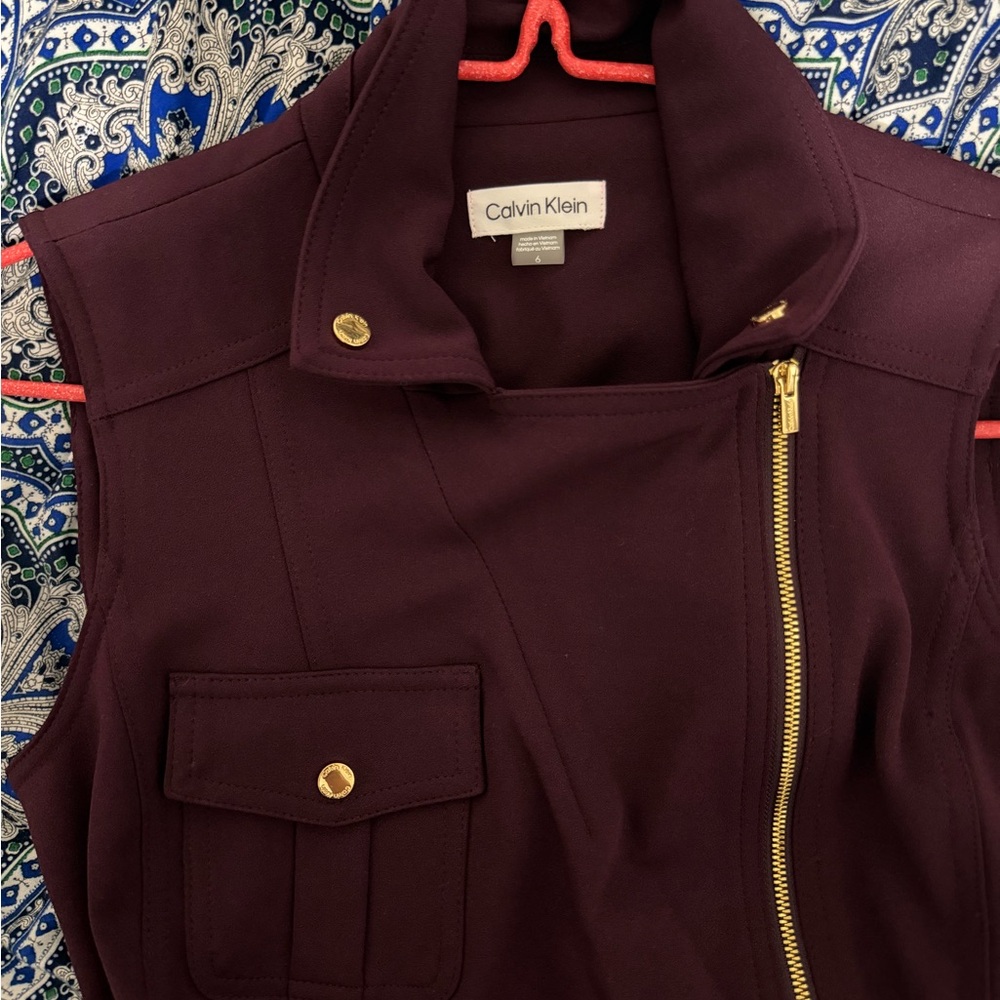 Calvin Klein Women's Vest in Deep Purple with Gold Accents